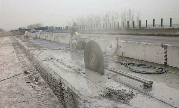 選團(tuán)隊(duì)時(shí)考察蘇州拆除公司的施工人員資質(zhì)